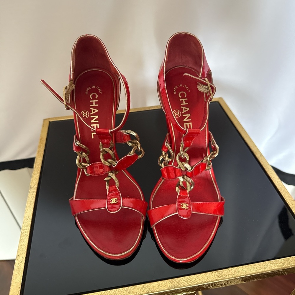 CHANEL Red Chain-Embellished pumps 36.5/6.5